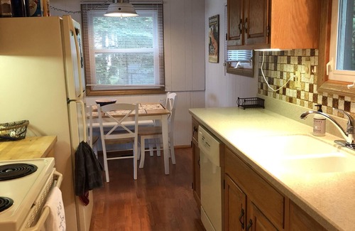 Interlochen House | Relaxing cottage on Green Lake in Interlochen - kayaks and SUP provided!