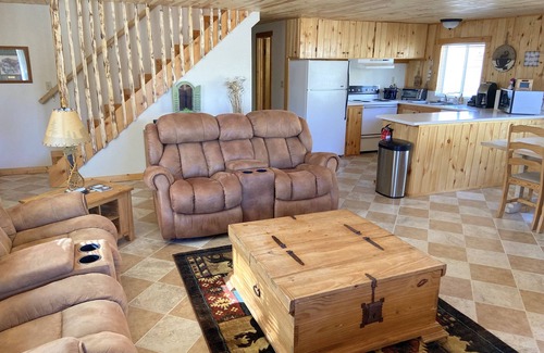 Rio Vista Estates Cabin | Relaxing, cozy cabin by Coller State Wildlife area