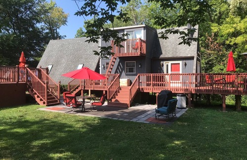 Findlay Ski Chalet | Relaxing, Cozy & Secluded One Loft Bedroom A-Frame w/Wood Burning Pellet Stove