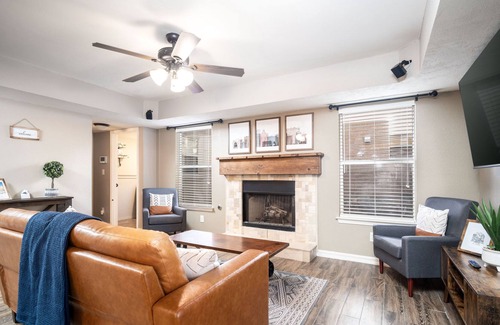 Bear Ridge House | Relaxing El Paso West Side Home W/Pool