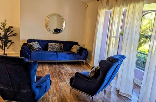 Trafalgar House | Relaxing Family Southern Retreat