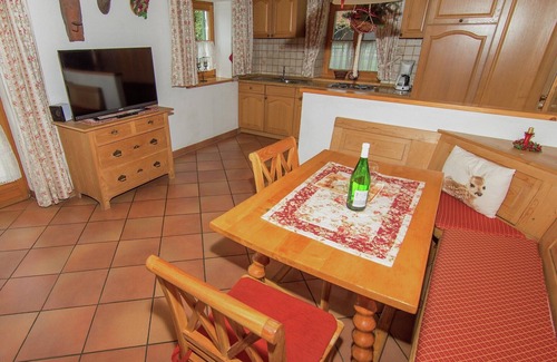 Uebersee House | Relaxing Family Stay in Feldwies