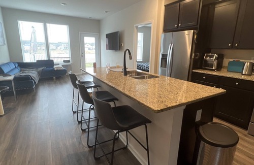 Ocean View Villa | Relaxing gateway 1.5 miles from the boardwalk with plug-in Tesla charger