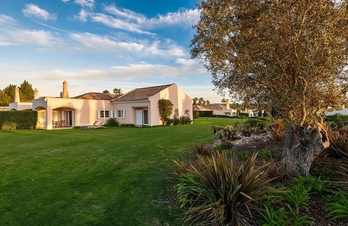 Estombar House | Relaxing Getaway Awaits! Three Large 2BR Apartment with Kitchen, 3 Onsite Pools!
