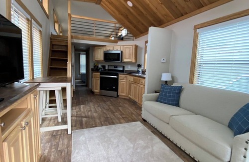 Oak Creek Cottage | Relaxing Getaway in our Cottage at Lodges of Oak Creek!