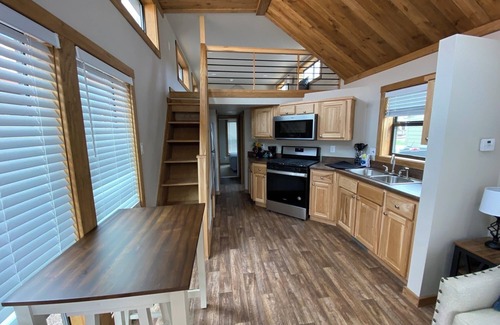 Oak Creek Cottage | Relaxing Getaway in our Cottage at Lodges of Oak Creek!