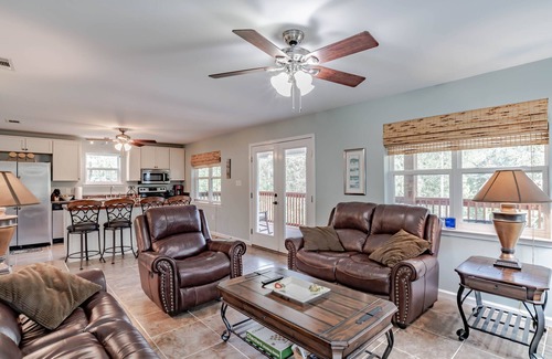 Dauphin Island House | Relaxing Getaway Among the Trees - 4 Bedroom - Dogs Welcome!