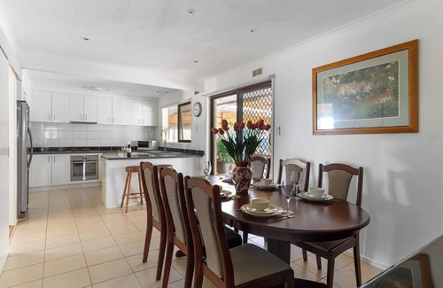 Wantirna House | Relaxing Getaway - Your Home Away from Home