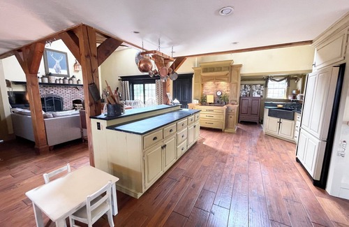 Brimfield House | Relaxing, Holiday Retreat, Pool, fireplace