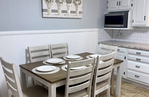 Summerlee House | Relaxing Home w/Private Pool near NRG National Park ☀️🏖 (Family/pet Friendly)