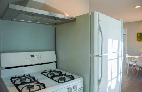 Millbrae House | Relaxing Home With SF Bay View