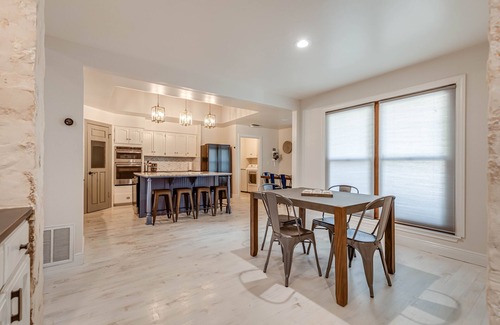 Ridgehaven House | Relaxing home with Pool&Spa in central location Close to FiestaTexas BBQpit