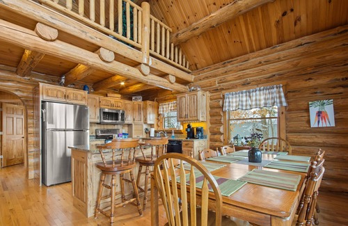 Bellaire Cabin | Relaxing Lakefront Log Cabin home on Clam Lake!