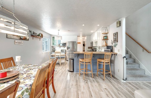 Lincoln City House | Relaxing Lincoln City Coastal Escape Near Beach!