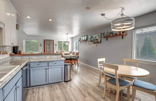 Lincoln City House | Relaxing Lincoln City Coastal Escape Near Beach!