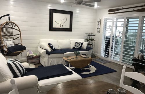 Hollywood Condo | Relaxing, luxurious condo overlooking Channel Islands Harbor