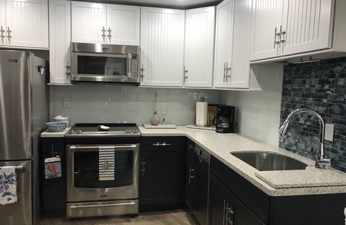 Hollywood Condo | Relaxing, luxurious condo overlooking Channel Islands Harbor