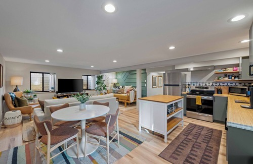 Gunbarrel House | Relaxing Modern Basement Suite w/Private Entrance