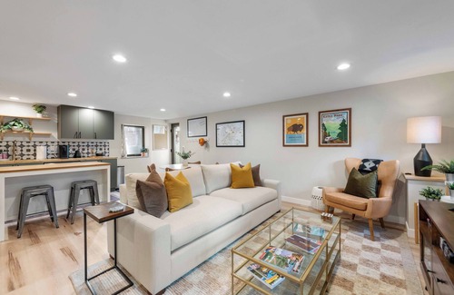 Gunbarrel House | Relaxing Modern Basement Suite w/Private Entrance