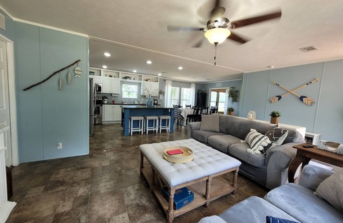 Huntsville Cottage | Relaxing newly-renovated 3/2 lakeside retreat with private dock
