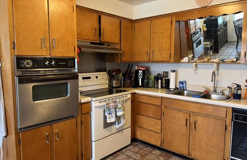 Ormond Shores Estates House | Relaxing Ormond Beach House and Indoor Fireplace 5 minutes to the beach!