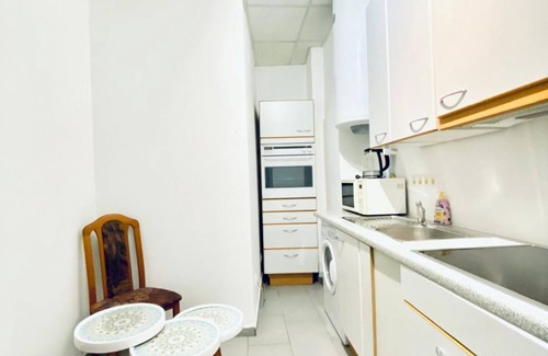 Liesing Apartment | Relaxing Private Room in a Shared Apartment