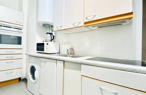 Liesing Apartment | Relaxing Private Room in a Shared Apartment