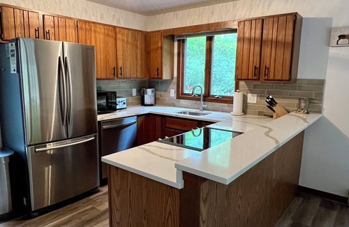 Albrightsville House | Relaxing Rancher 3-bedroom home in the Pocono Mountains with AC, High speed WiFi