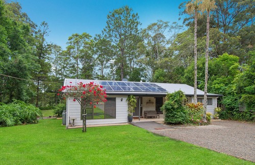 Telegraph Point House | Relaxing river escape at Rollands Plains