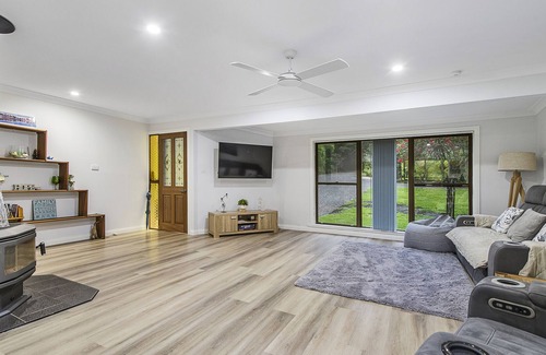 Telegraph Point House | Relaxing river escape at Rollands Plains