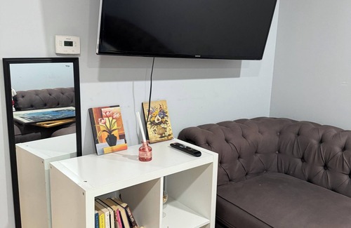 Queens Apartment | Relaxing room near JFK