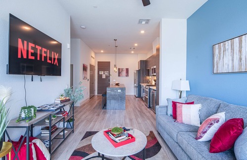 North Scottsdale Condo | Relaxing Stay w/Private Patio》King Bed》Games 》BBQ