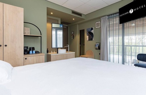 Marknesse Hotel | Relaxing Stay with Private Balcony & Garden Views Near Giethoorn