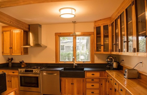 Woods Hole House | Relaxing summer house in prime location to beach and town in Woods Hole