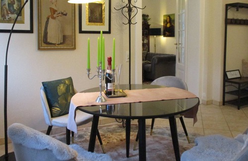 Leubnitz-Neuostra Apartment | *Relaxing time-out in a historic Dresden villa with garden