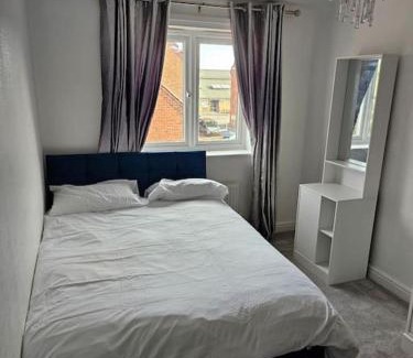 Mickleover Apartment | Relaxing Townhouse