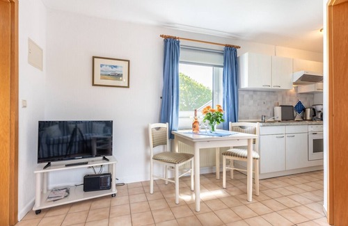 Midlum Apartment | "Relaxing vacation at Ferienhof Bruhn: ideal for families and adventure seekers