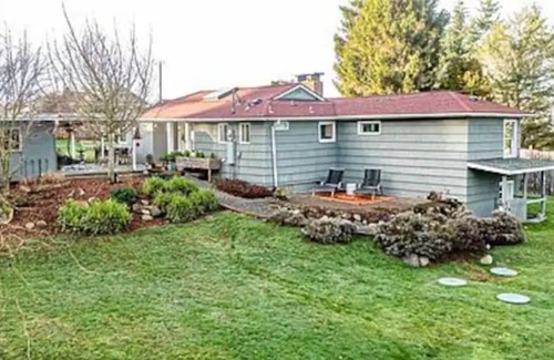 South Colby House | Relaxing Vashon Getaway -Private 2 BD House w/view