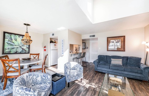 Corpus Christi Condo | Relaxing Waterfront Condo - Sleeps 6, Boat-Friendly w/Trailer Parking!