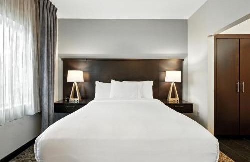 Chinatown Hotel | Relux at Westchase