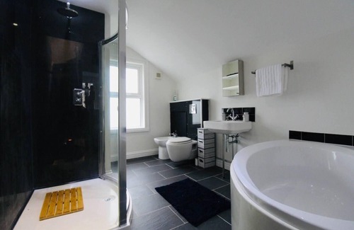 Bath House | Remarkable 3-Bed House in Bath