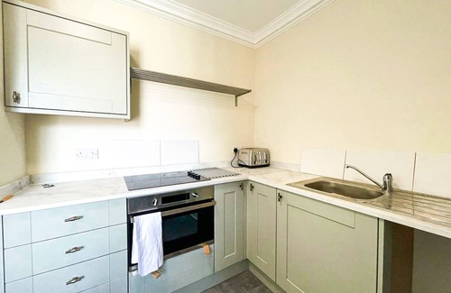 West End House | Remarkable 4BR Townhouse w/Garden, Sleeps 12