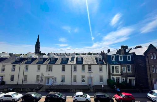 West End House | Remarkable 4BR Townhouse w/Garden, Sleeps 12