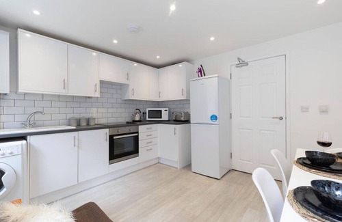Cheltenham House | Rembridge Court · Modern 4 Bedroom 4 Bathroom Home in Cheltenham