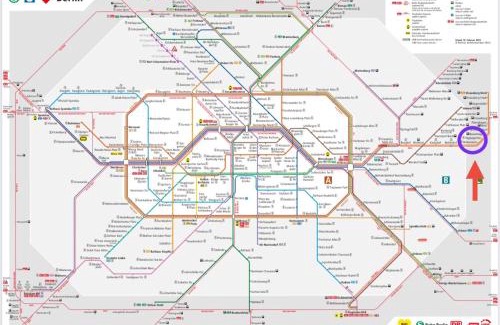 Dahlwitz House | Remise an der Rennbahn - umzäuntes Anwesen mit Parkplätzen, AmzonPrime, Netflix, Wii, PS2