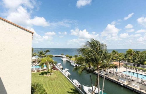 Bowens Addition Condo | Remodeld 2-bedroom condo with boat dock in charming Key Largo with AC, WiFi