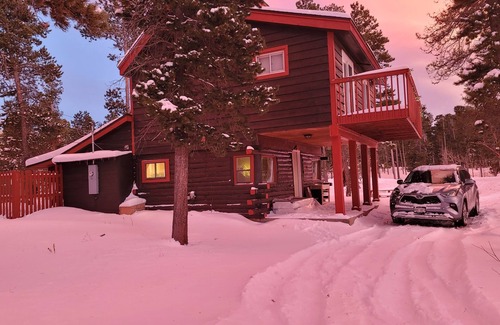 Black Hawk House | Remodeled 1940's cabin gateway to Golden Gate State park. Cozy and pet friendly