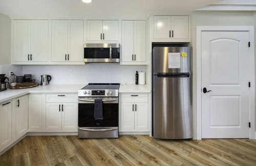 Carmel House | Remodeled 2 bedroom/2bath Carmel Guesthouse with Spectacular Views!