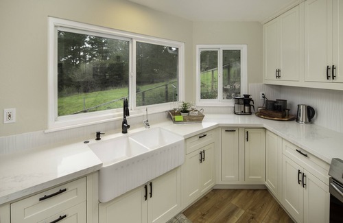 Carmel House | Remodeled 2 bedroom/2bath Carmel Guesthouse with Spectacular Views!