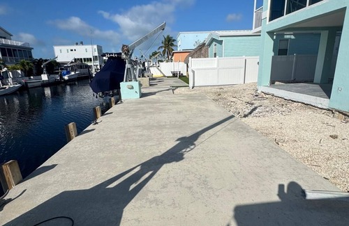 Key Largo House | Remodeled 2BR on bayside canal in Key Largo – cozy, modern, and relaxing.